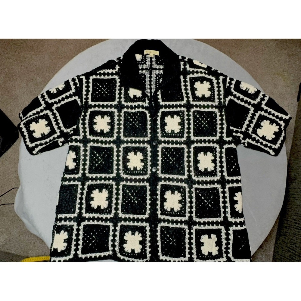 Men's LARGE Sand & Stone Black & White Crochet Button Up Shirt. EUC.